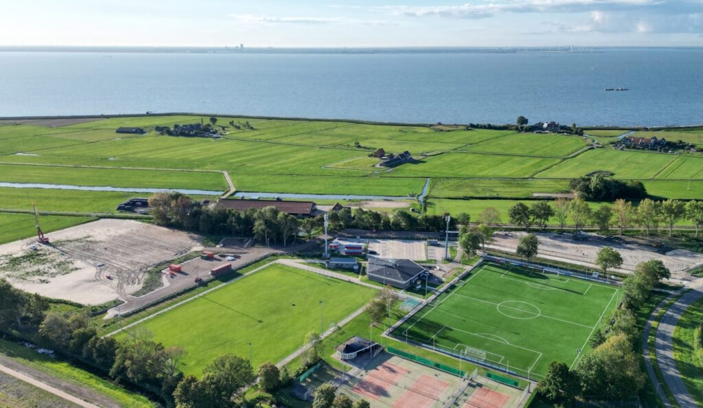 Eilandhart nieuwbouw woningen in Marker stijl op Marken