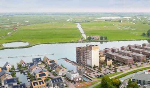 Impressie Zaans Pijl: nieuwbouw appartementen en boothuis aan de Zaan in Wormerveer